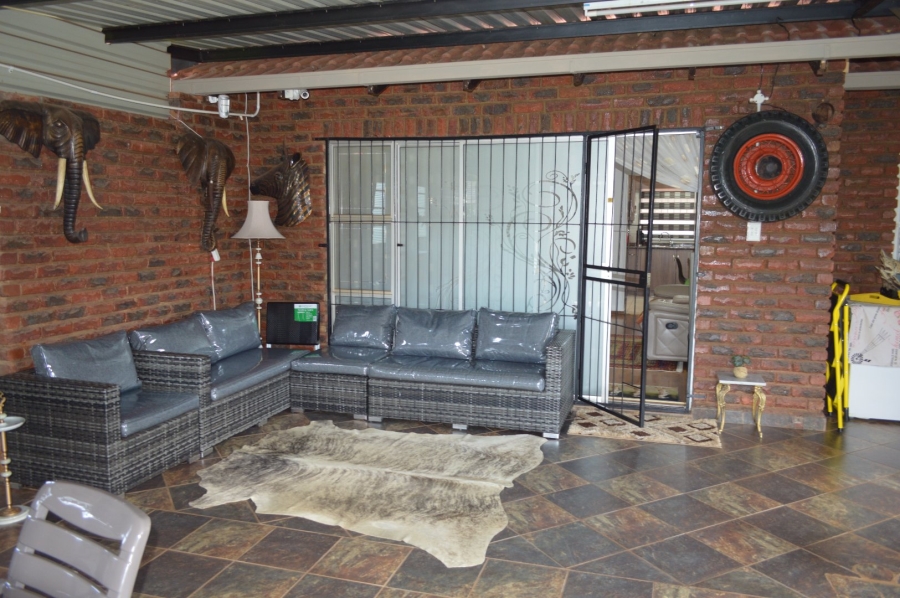 6 Bedroom Property for Sale in Doringkruin North West